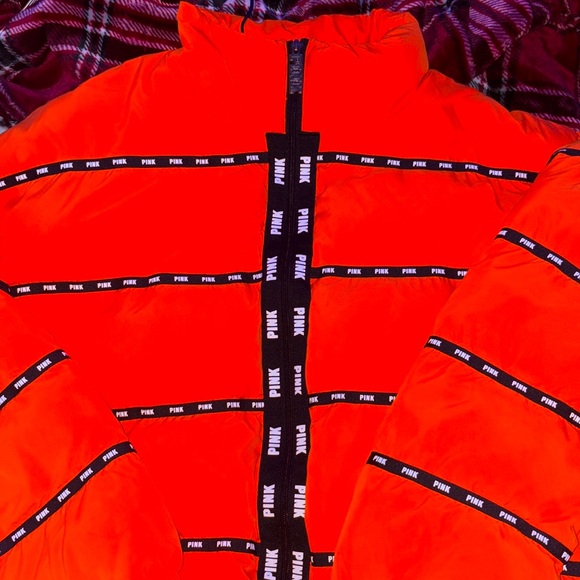 RARE HTF PINK VICTORIAS SECRET ORANGE LOGO 2018 FASHION SHOW PUFFER JACKET - Picture 3 of 11